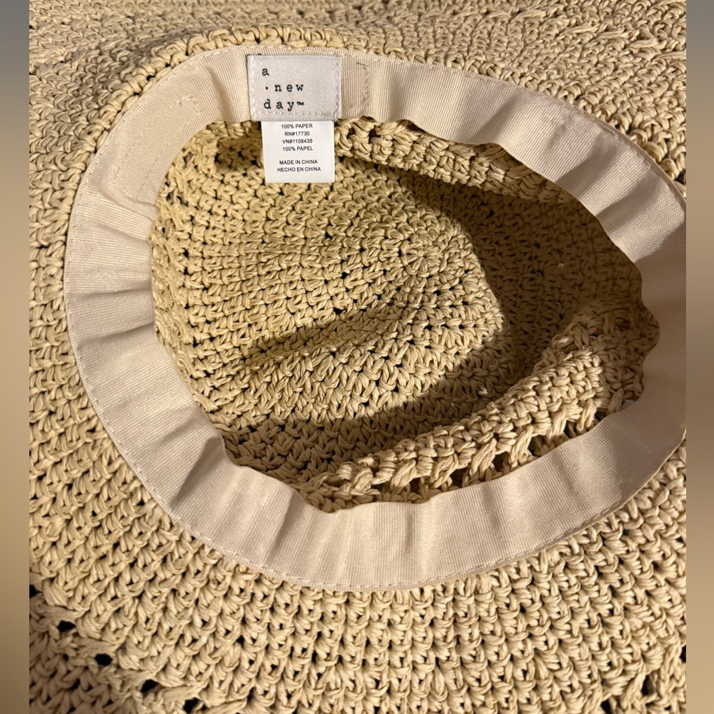 Perfect sun hat - Picture 3 of 3